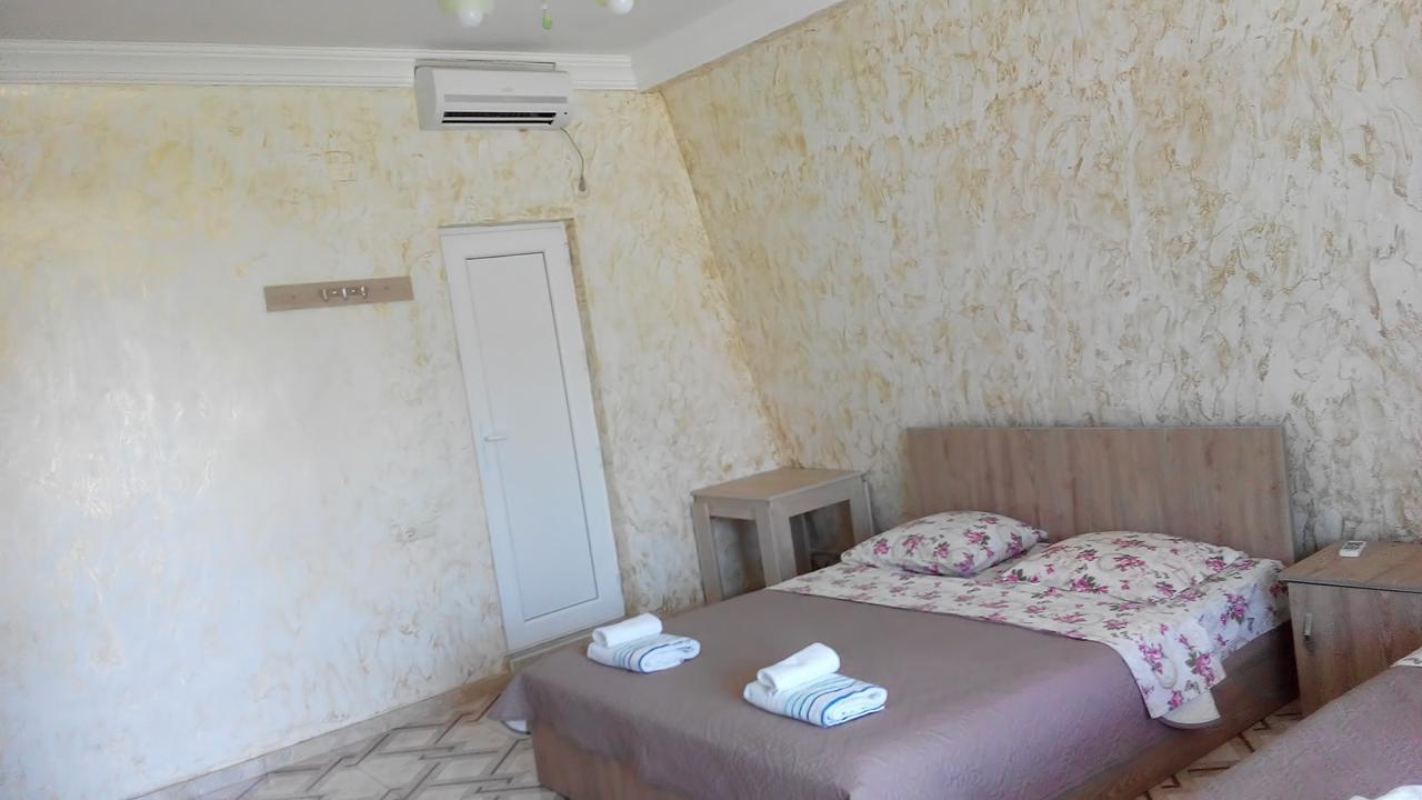 Guest House Vitali Gonio Eksteriør billede