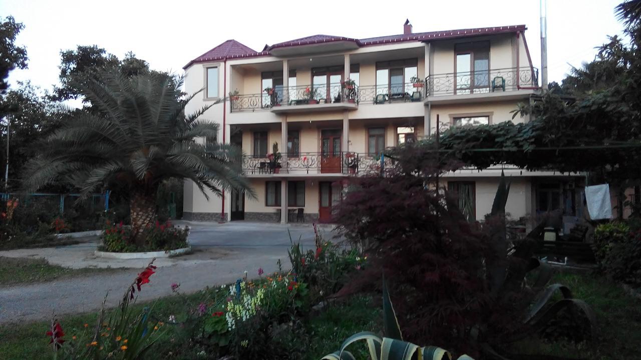 Guest House Vitali Gonio Eksteriør billede