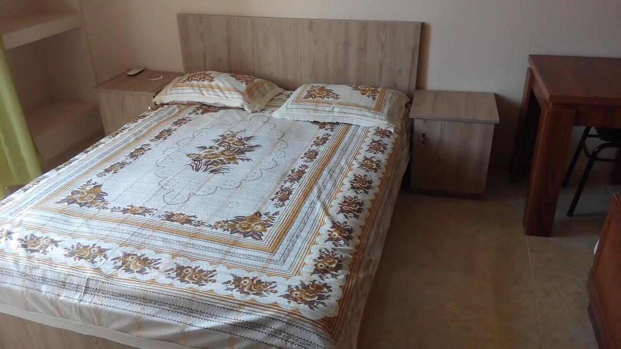 Guest House Vitali Gonio Eksteriør billede