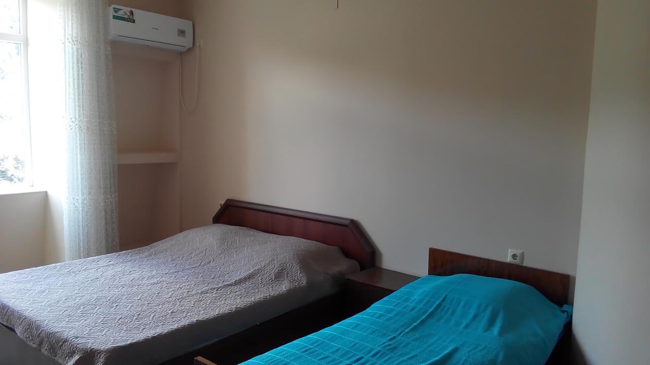Guest House Vitali Gonio Eksteriør billede